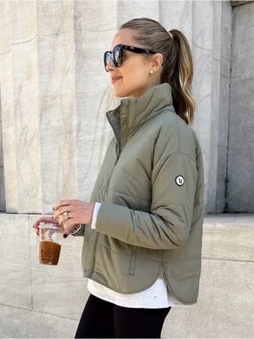 Vuori Gray Performance Jacket size Xl